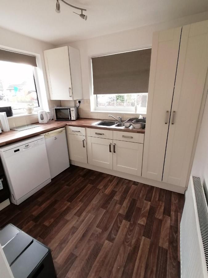 Spring Gardens Holiday Bungalow Cayton Exterior photo